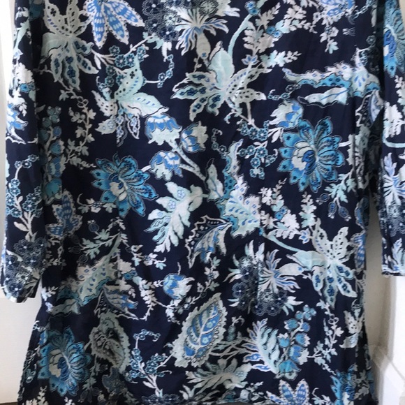 Loft top-A truly beautiful pattern & colors - Picture 5 of 6